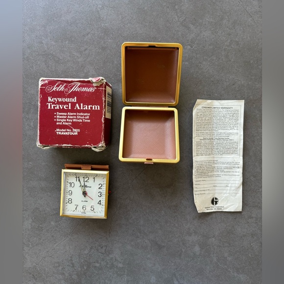 Vintage Seth Thomas Travel Alarm Clock Wind Up Brown Clam Case Glows in a Dark - Picture 2 of 13